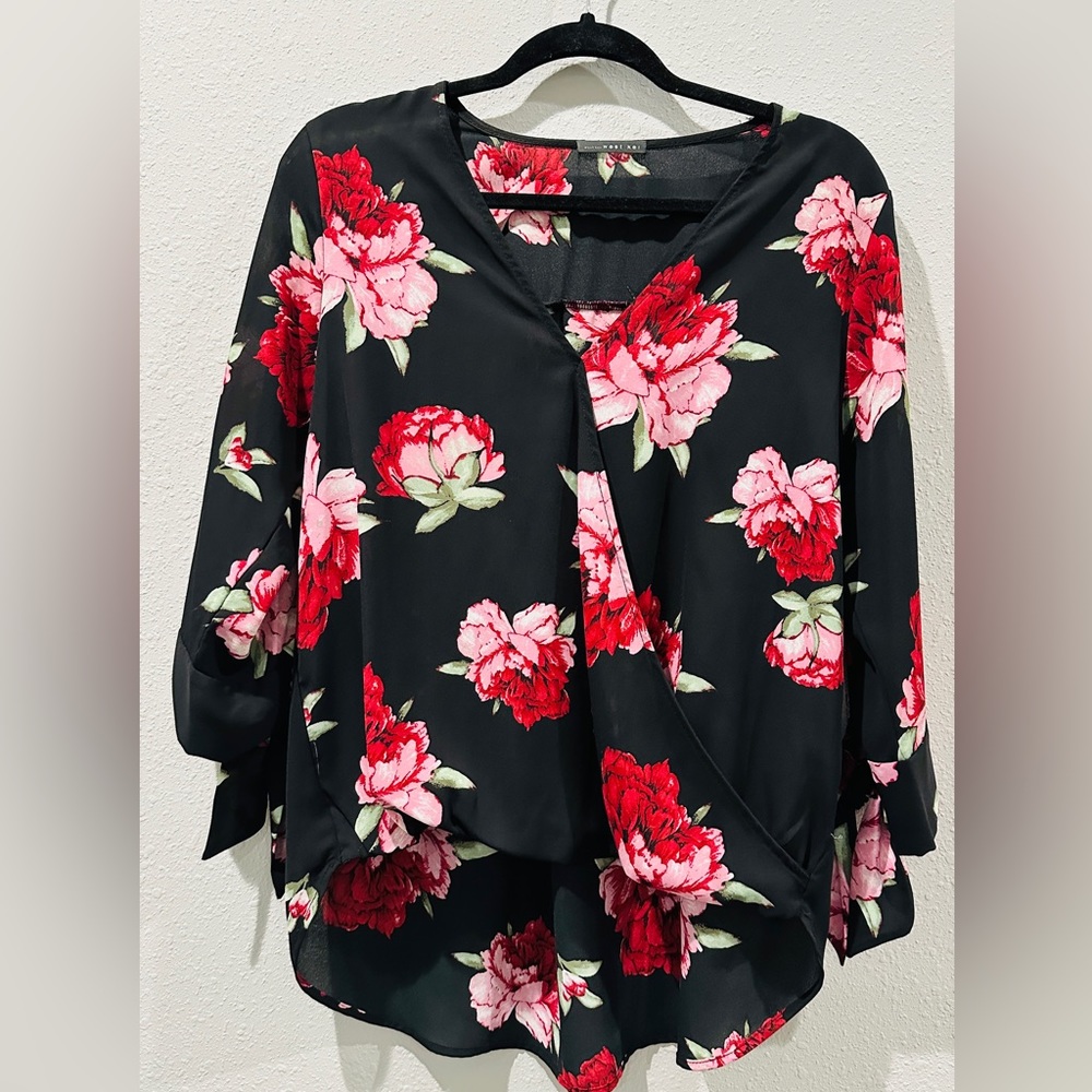 west kei Black Floral Qtr Sleeve Blouse Size Medium